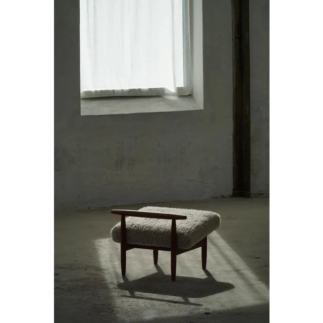 Oak Ottoman with Light Lambswool Upholstery by Eivind A. Johansen for FDB Møbler, 1950s For Sale - Image 11 of 17