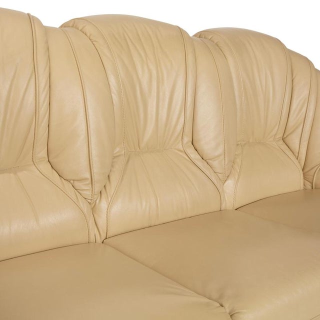 Three-Seater Sofa in Leather and Wood from Nieri For Sale - Image 5 of 16