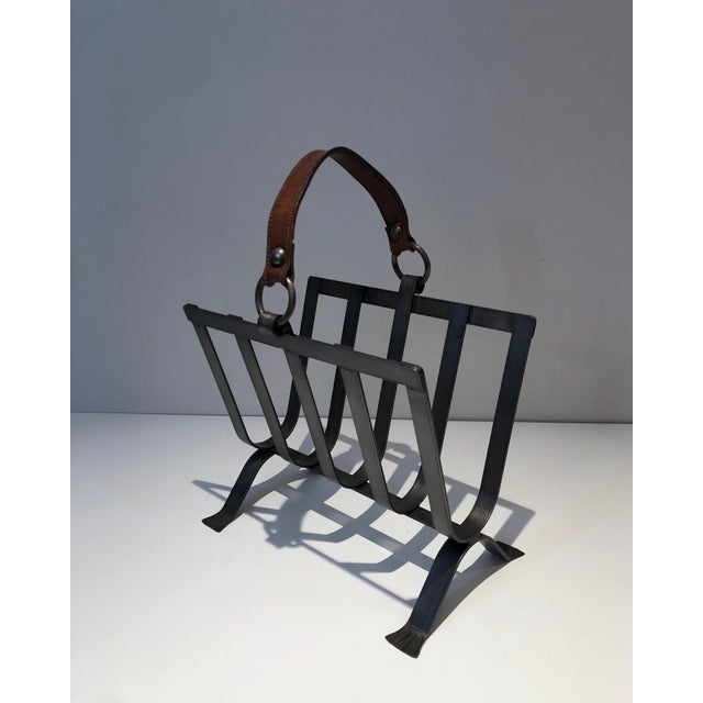 1950s Magazine Rack in Steel and Leather. French Work in the Style of Jacques Adnet. For Sale - Image 5 of 12