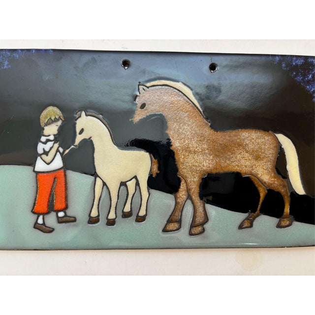 Vintage Arnold Wiigs Fabrikker Norwegian Ceramic Wall Plaque – Mid-Century Scandinavian Art Pottery A charming and highly...