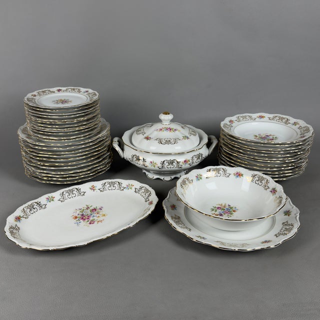 Porcelain Dinnerware Service with Gold Flowers from Bavaria Theresia, 1960s, Set of 39 For Sale - Image 15 of 15