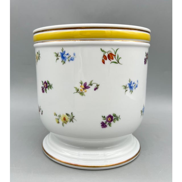 Vintage Continental Porcelain Cachepot Planter – Heinrich Germany Floral With Yellow Band - French Country/ Spring / Easter For Sale - Image 10 of 11