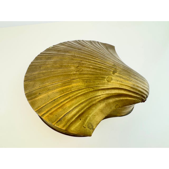 Vintage Mid Century Brass Scallop Shell Hinged Decorative Box For Sale In Little Rock - Image 6 of 10
