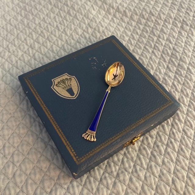 Excellent gift choice! In original presentation case retailed thru Elisabeth Handicrafts Tegucigalpa Republic of Honduras,...