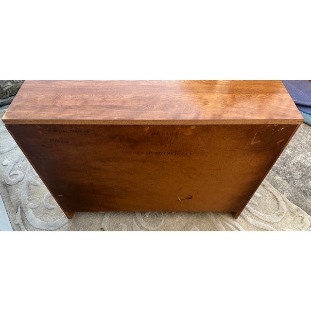 Vtg. Ethan Allen Nutmeg American Style Three Drawer Maple Chest W/Mica Top For Sale - Image 14 of 15