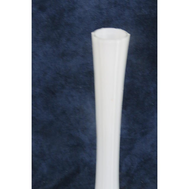 1960s Eiffel Tower Vase White Glass With Slim Tapered Neck and Clear Footed Base 4828b For Sale - Image 5 of 18