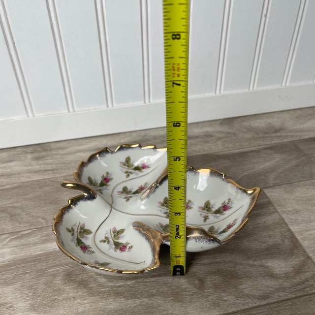 1950s 1950s Napco Japan Moss Rose Porcelain Divided Leaf Dish Gold Gilt For Sale - Image 5 of 7