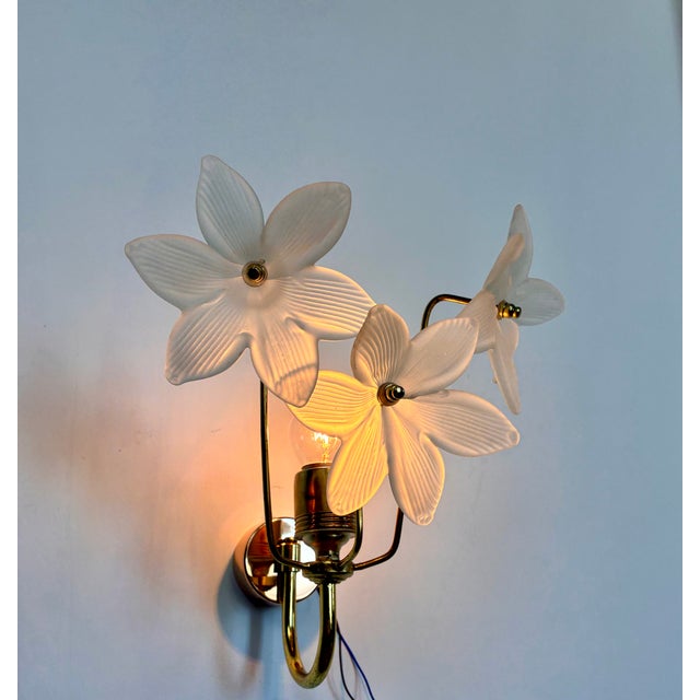 Vintage Art Deco Frosted Glass Flower Wall Sconce - a Pair – E27 For Sale - Image 11 of 14