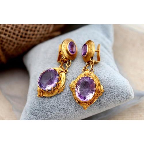 Metal 18 Karat Gold Earrings with Reliefs, Set of 2 For Sale - Image 7 of 7