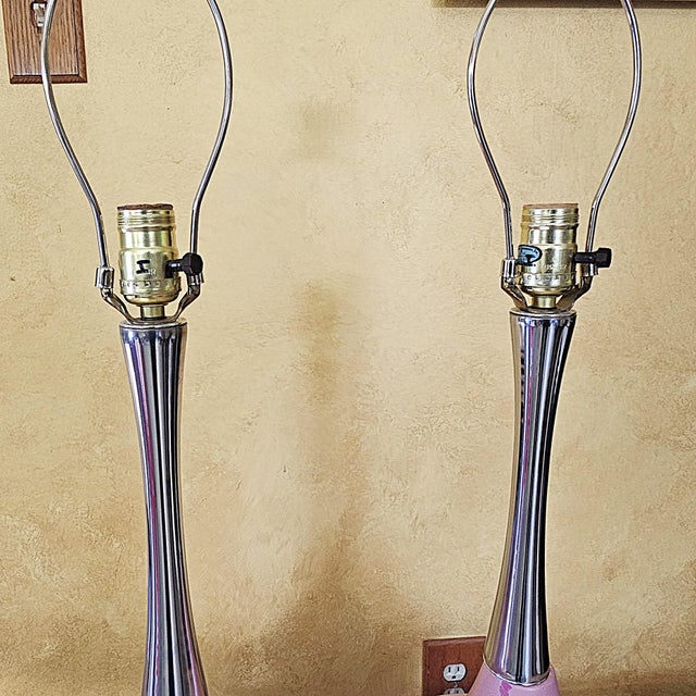 Pink Pair of Vintage Pink Ceramic Table Lamps in Mid-Century Modern Atomic Style -After Gordon Martz For Sale - Image 8 of 18