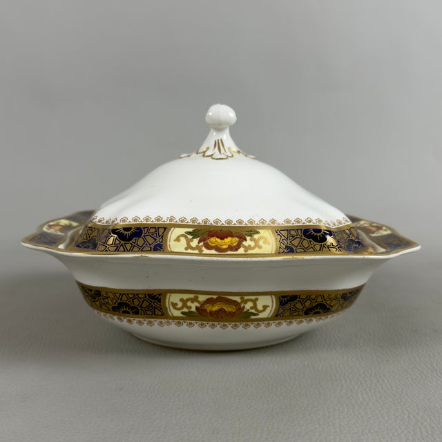 Antique English Hand-Decorated Porcelain Tureen from Soho Pottery, 1913 For Sale - Image 3 of 13