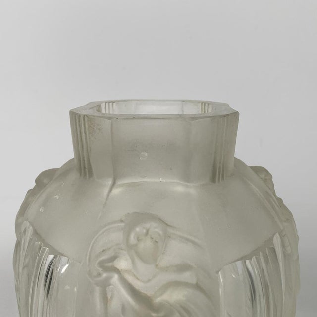 French Finely Crafted Glass Vase by Lalique, 1930s For Sale - Image 10 of 11