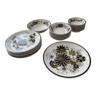 Vintage Mikasa Leilani Dinnerware - Set of 25 For Sale
