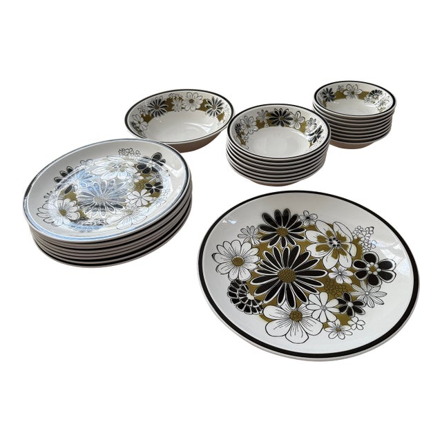 Vintage Mikasa Leilani Dinnerware - Set of 25 For Sale