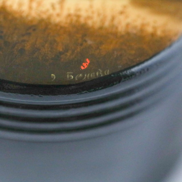 1970s Vintage Landscape Scene Fedoskino Hand-Painted Round Lacquer Box For Sale - Image 5 of 7