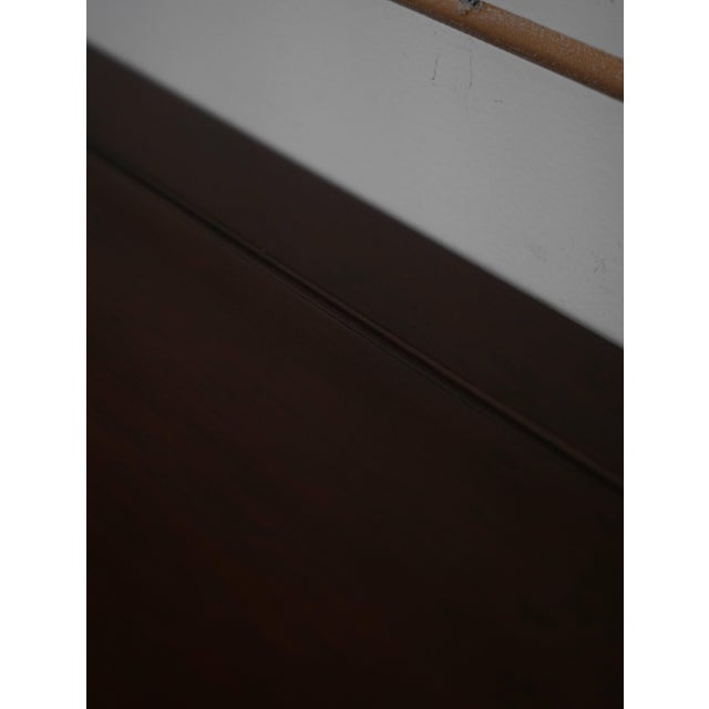 Stickley Colonial Williamsburg Mahogany What Not Shelf For Sale - Image 12 of 17