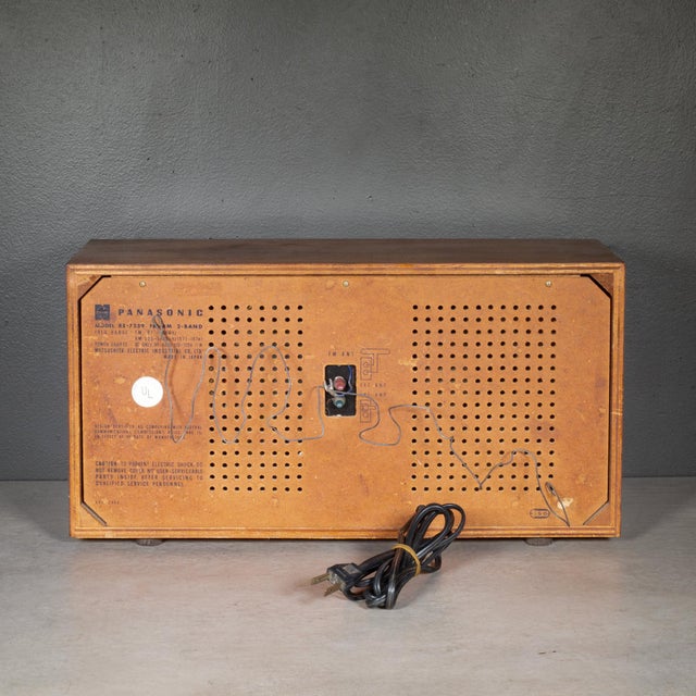 Wood MCM Panasonic Am Fm Radio c.1968 For Sale - Image 7 of 8