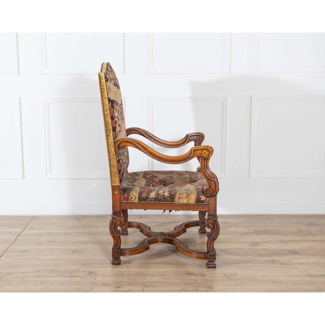Louis XV Carved Walnut Armchair from Tuscany, 18th Century For Sale - Image 12 of 18