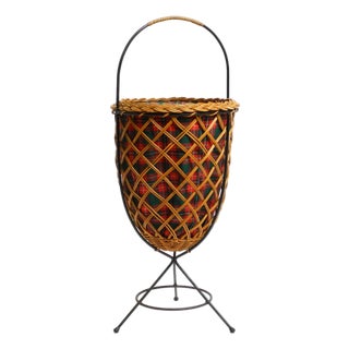 Mid-Century Modern Rattan Laundry Basket with Metal Tripod Frame, 1950s For Sale
