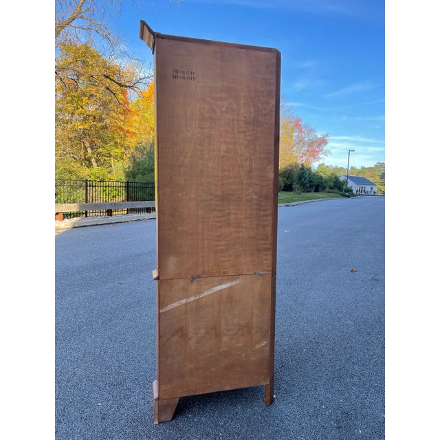 1980s Ethan Allen Heirloom Nutmeg Maple Corner Etagere or China Cabinet (10-6046) For Sale - Image 9 of 12