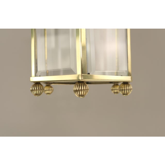 Art Deco lantern with cut lead crystal The brass parts are polished Up to 250V (Europe/UK Standard).The wiring of this...