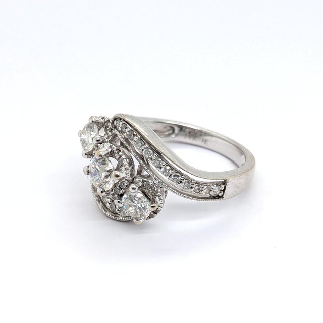 Stone Information - --------------------------------------------- Primary Stone(s): Diamond - Stone Grading: - Color:...