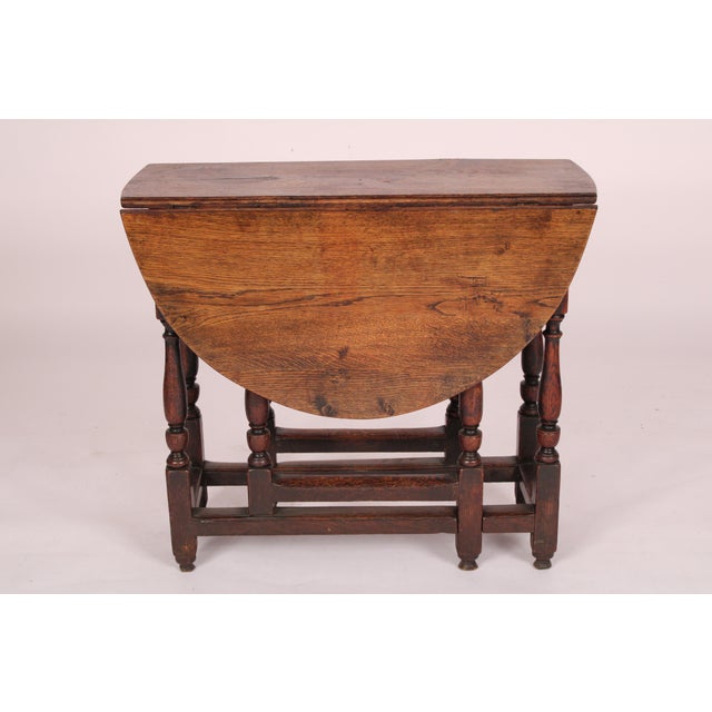 English Antique William and Mary Style Gateleg Table For Sale - Image 3 of 10