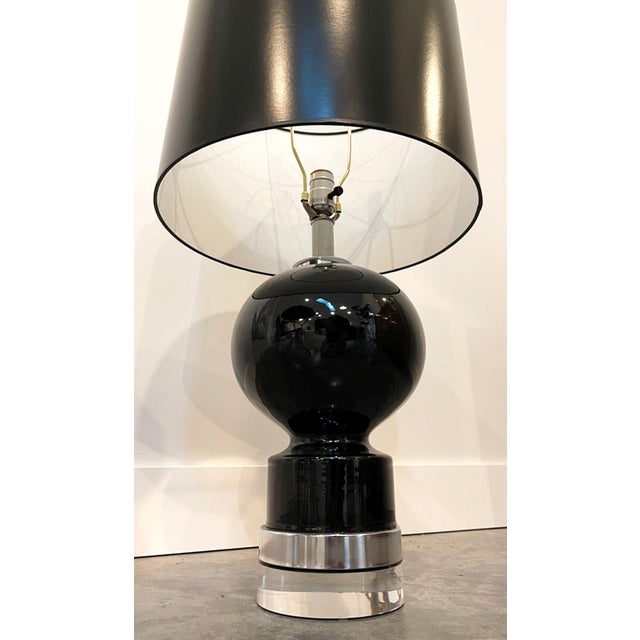 Mid-Century Modern Black Ceramic Lamps With Chrome and Removable Lucite Bases - a Pair For Sale - Image 4 of 11