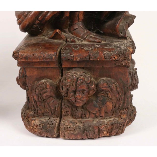Pair of Italian Renaissance/Baroque Carved Wood Angel Torchère Candelabra, C. 1600 For Sale - Image 4 of 7