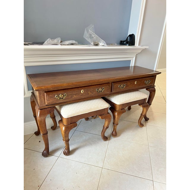 Stanley Furniture Vintage Traditional Wooden Console Table / Sofa Table With Cabriole Legs & Brass Hardware For Sale - Image 4 of 4