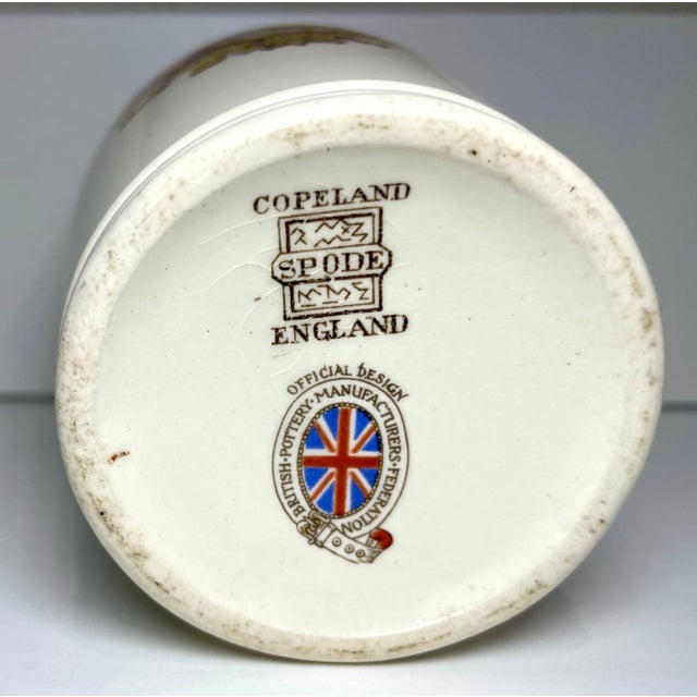 English Vintage 1935 King George v & Queen Mary Silver Jubilee Commemorative Mug For Sale - Image 3 of 3