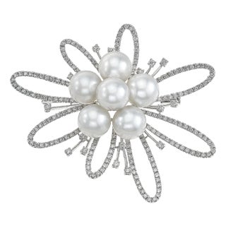 4.25 CT Antique Pearl and Diamond Brooch For Sale