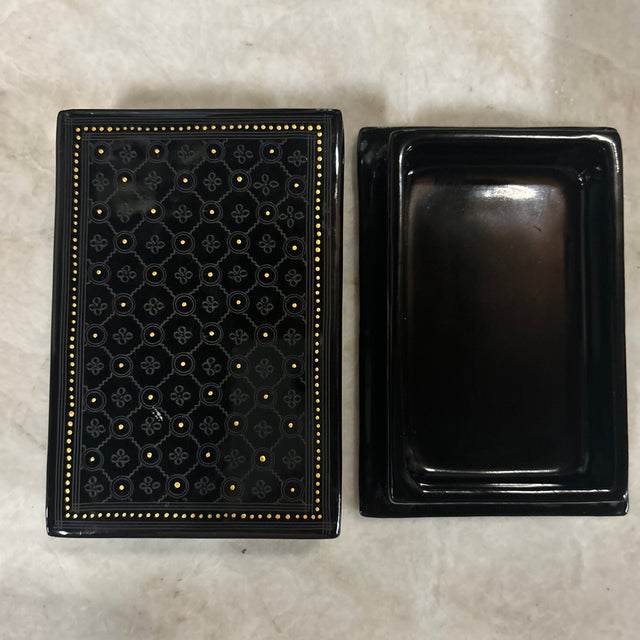 Small Black Lacquer Floral Pattern Box For Sale In Atlanta - Image 6 of 12