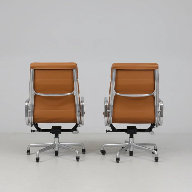 Eames Late 20th Century a Pair of Herman Miller Eames Aluminum Group Brown Executive Chairs For Sale - Image 4 of 7