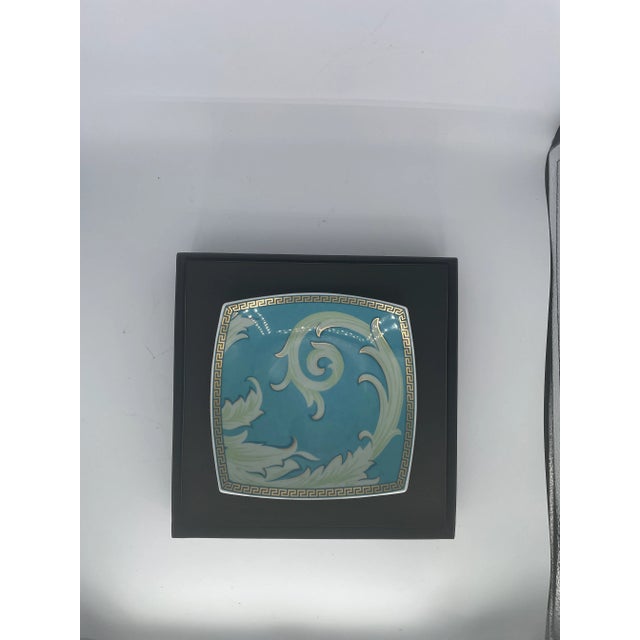 This is a Versace porcelain plate, part of the iconic Barocco Acanthus line. Crafted in Germany by Rosenthal, this 7.25"x...