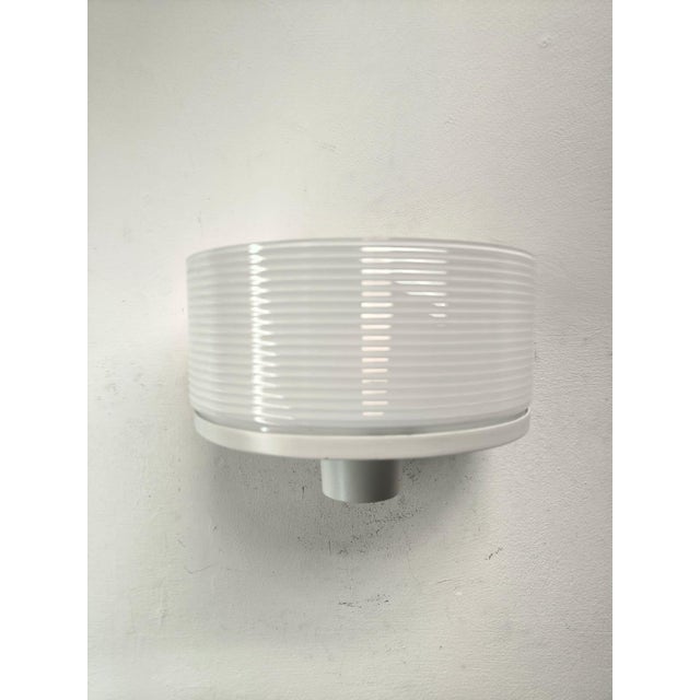 1980s White Wall Light in Metal and Murano Glass from Leucos, 1980s For Sale - Image 5 of 9