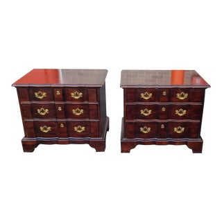 Pair Mahogany Henredon Folio Fourteen Collection Chippendale Style Bedroom Nightstand Tables C1990 For Sale