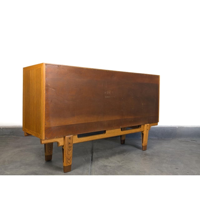 Wood Mid-Century Modern Oak Buffet/Credenza by Edmond J. Spence "Coronation" Line, C1950s For Sale - Image 7 of 17