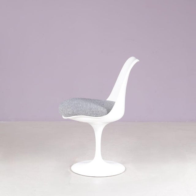 Tulip Chairs with Gray Fabric Cushions by Eero Saarinen for Knoll International, USA, 1960s, Set of 4 For Sale - Image 9 of 12