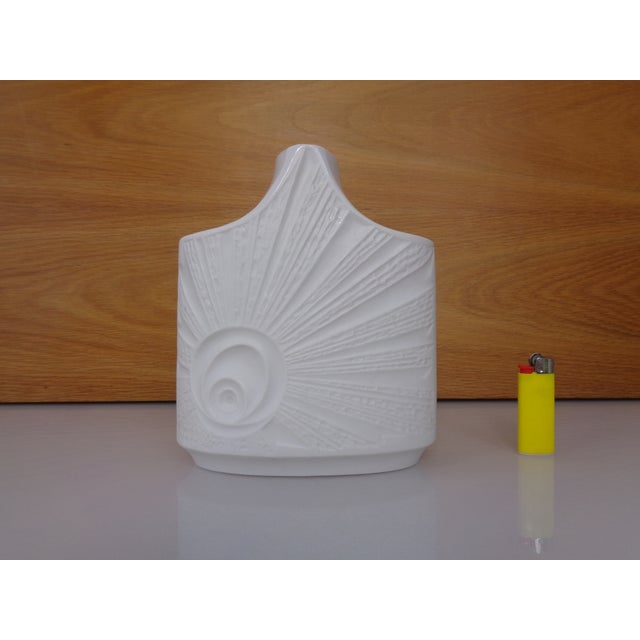 Op Art vase from the 1960s by Edelstein Bavaria. Marked 1247/2 on the underside. This piece has an attribution mark, I am...