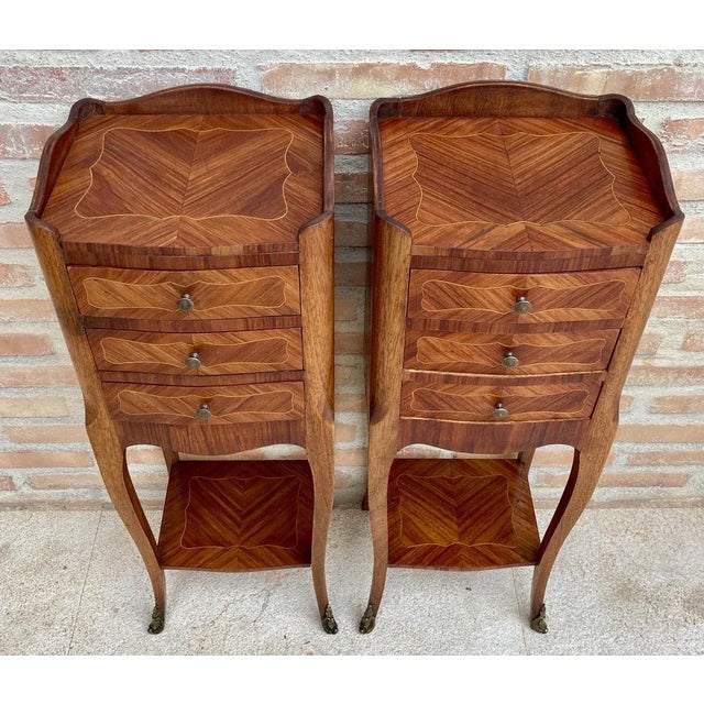 French Louis XV Style Nightstands in Walnut and Marquetry, Set of 2 For Sale - Image 17 of 18
