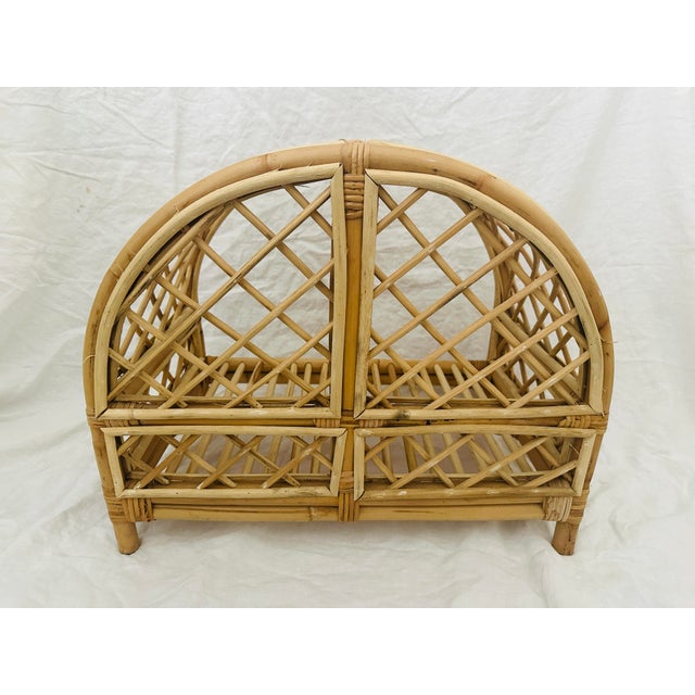 Vintage Bamboo Pet Bed, super cute and perfect for a small dog or cat. Or use it as a display box etc. or even a doll bed...
