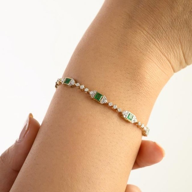 Art Deco-Style 1.36Ct Emerald & 1.12Ct Diamond Link Bracelet in 14k Yellow Gold For Sale - Image 4 of 14