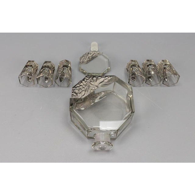 Art Deco Czech Bohemian Clear and Grey Glass Decanter Set attributed to Schlevogt & Hoffman, 1930s, Set of 7 For Sale - Image 15 of 18