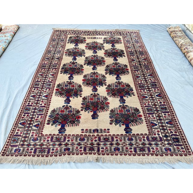 Pictorial Flower Ivory Vase Design Hand-Knotted Wool Rug - 6'10" X 9'7" For Sale - Image 4 of 13