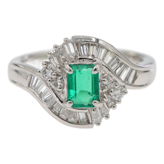 Gia Certified Solid Platinum 900 Natural Diamond and Natural Emerald Ring, Size 6.5 For Sale