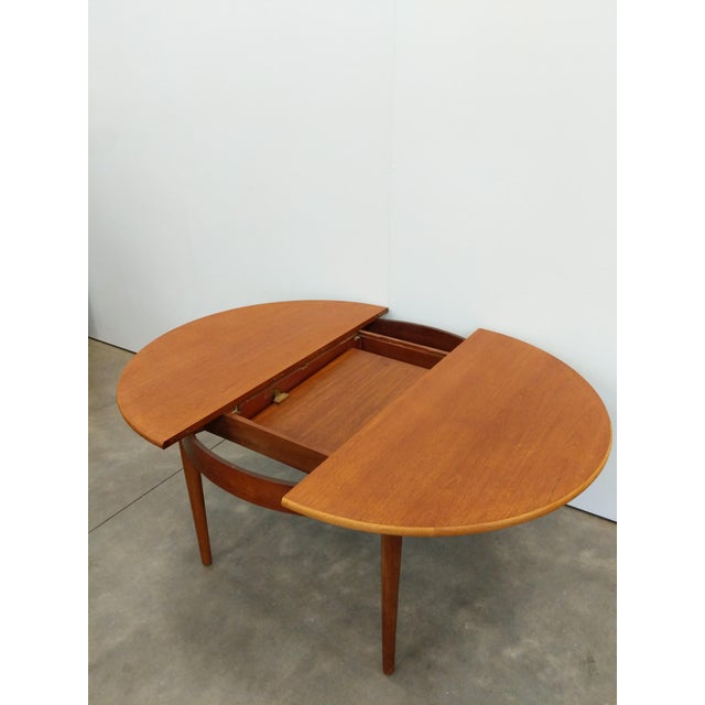 Mid-Century Modern Vintage Mid Century Modern Teak Extendable Dining Table For Sale - Image 3 of 10