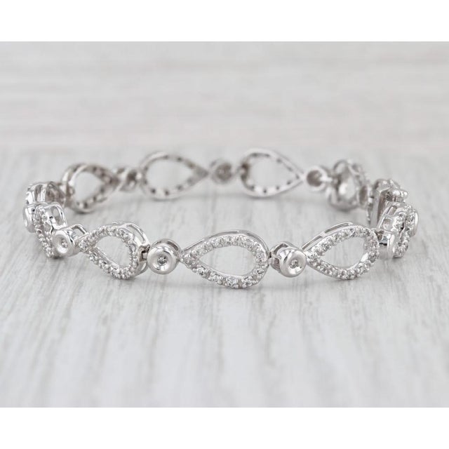 Modern 1.38ctw Diamond Teardrop Link Bracelet 14k White Gold 6.75" 7.7mm For Sale - Image 3 of 7