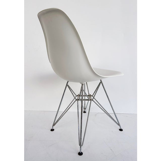 Charles and Ray Eames Plastic Chairs, Eiffel Bases for Vitra, Set of 8 For Sale In Miami - Image 6 of 18
