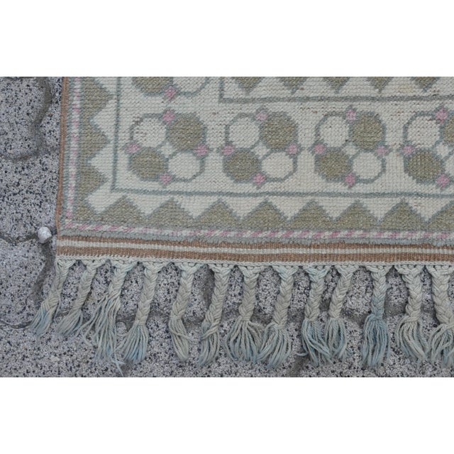 1960s Oushak Turkish Handmade Rug For Sale - Image 5 of 11